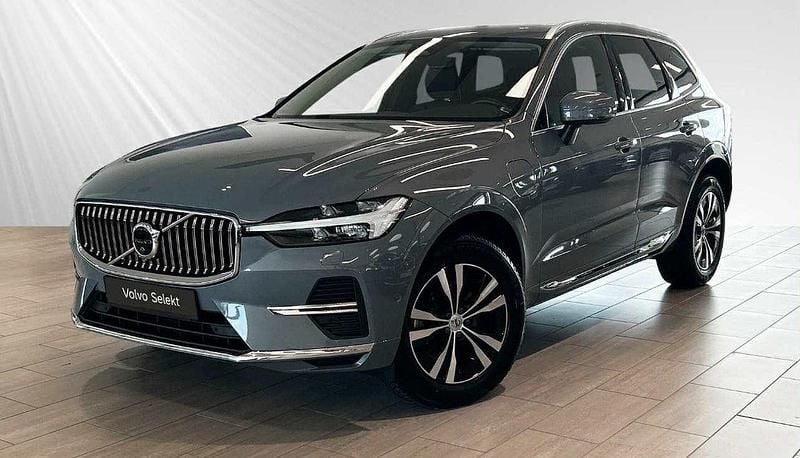 Grå Begagnad 2023 Volvo XC60 Core SUV | 479 000 kr (Marknadspris) - Bild 1/4