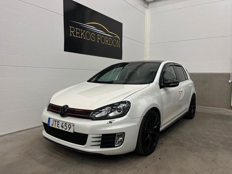 Vit Begagnad 2009 VW Golf VI GTI Halvkombi | 87 900 kr (Lite dyr) - Bild 1/4