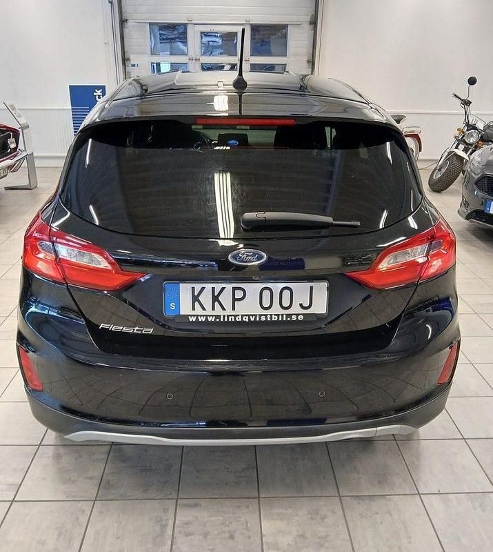 Begagnad Ford Fiesta Active 101 HK (74 kW) 2019 Absolute black Halvkombi