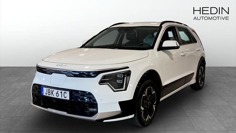 Vit (white) Begagnad 2022 Kia e-Niro SUV | 309 900 kr (Dyr) - Bild 1/4