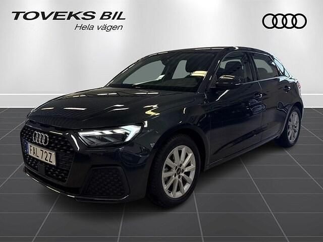Manhattangrå metallic Begagnad 2025 Audi A1 Sportback Proline Halvkombi | 249 900 kr (Lite dyr) - Bild 1/4