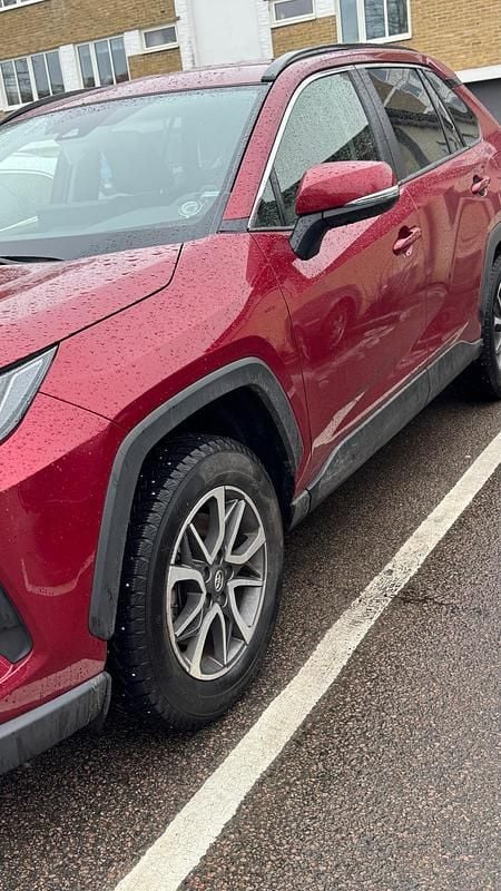 Begagnad Toyota RAV4 Hybrid 222 HK (163 kW) 2024 SUV