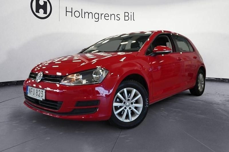 Röd Begagnad 2016 VW Golf VII Style Halvkombi | 114 900 kr (Marknadspris) - Bild 1/4