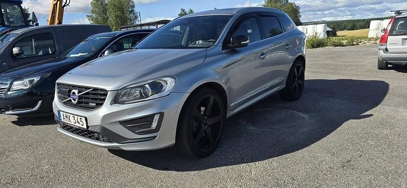 Silver Begagnad 2015 Volvo XC60 SUV | 195 000 kr (Dyr) - Bild 1/3