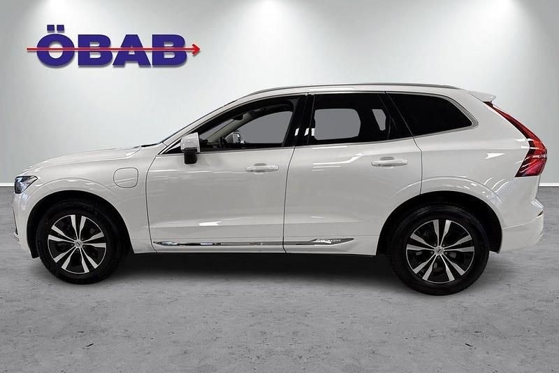 Begagnad Volvo XC60 Core 350 HK (257 kW) 2024 Vit SUV