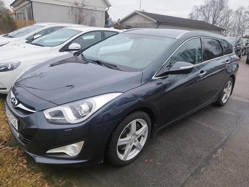 Blå Begagnad 2013 Hyundai i40 Kombi | 49 900 kr (Marknadspris) - Bild 1/3