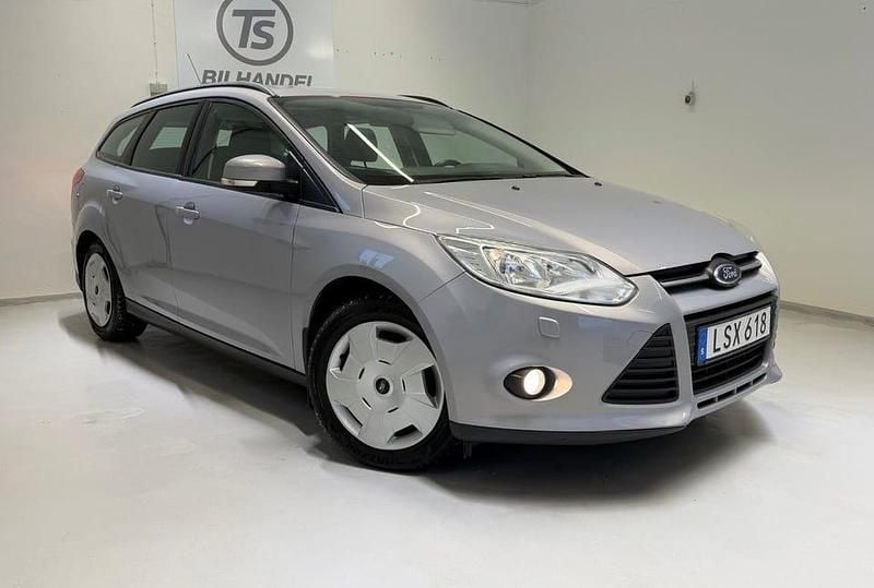 Begagnad Ford Focus Trend 95 HK (69 kW) 2011 Grå Kombi