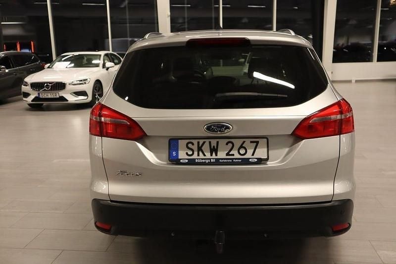 Begagnad Ford Focus Titanium 116 HK (85 kW) 2015 Grå Kombi