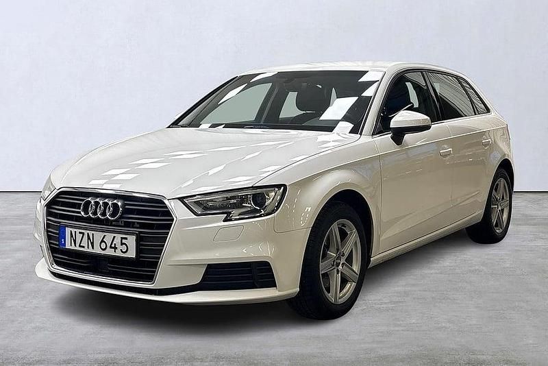 Vit Begagnad 2018 Audi A3 Sportback Proline Halvkombi | 155 000 kr (Marknadspris) - Bild 1/4