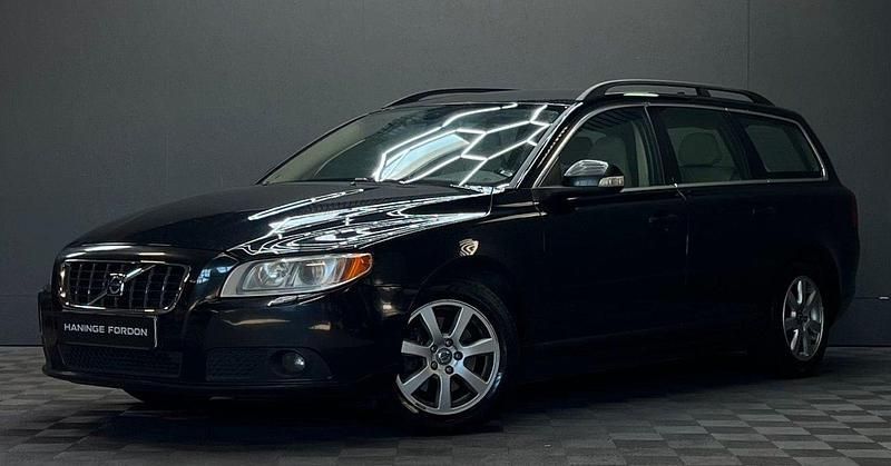 Svart Begagnad 2011 Volvo V70 Momentum Kombi | 49 900 kr (Marknadspris) - Bild 1/4