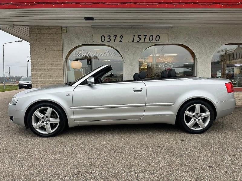 Begagnad Audi A4 Cabriolet 220 HK (161 kW) 2003 Silver Cab