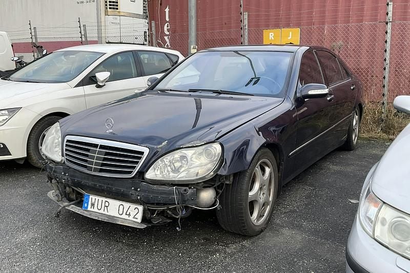 Mörkblå Begagnad 2003 Mercedes S500 Sedan | 59 000 kr (Marknadspris) - Bild 1/3