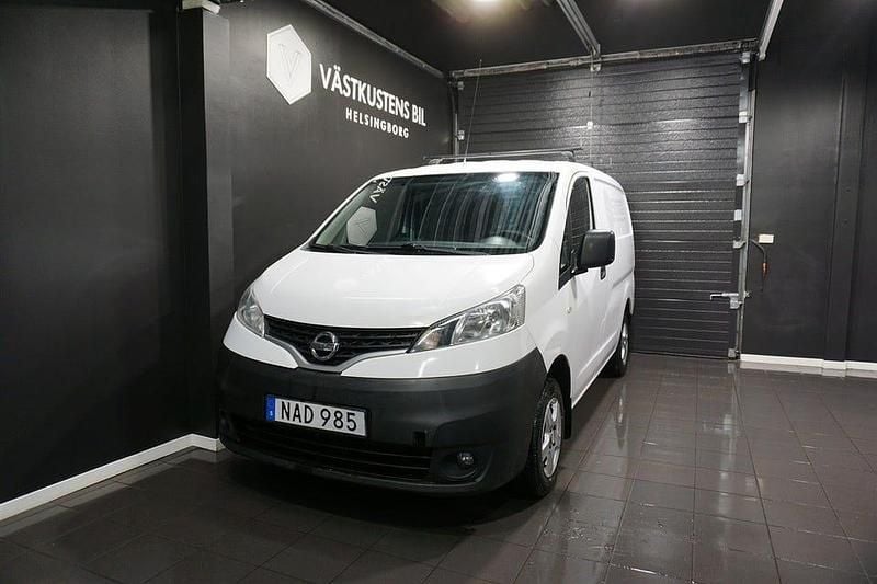 Vit Begagnad 2015 Nissan NV200 Van | 69 900 kr (Bra pris) - Bild 1/4