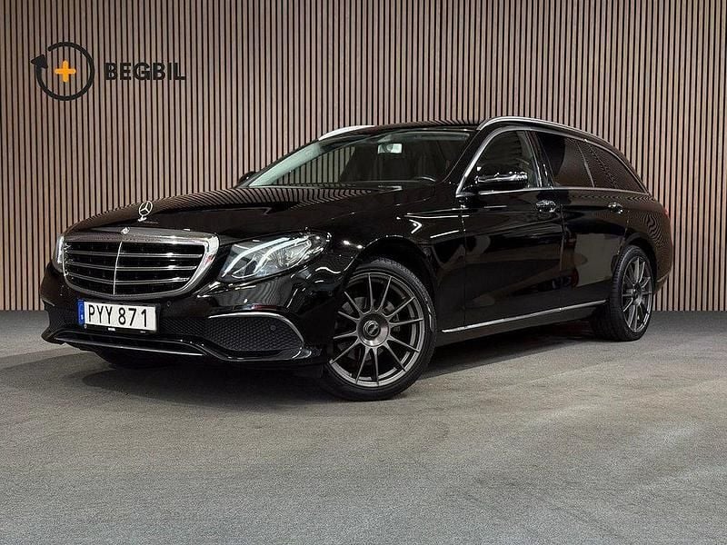 Svart Begagnad 2017 Mercedes E220 Exclusive Kombi | 229 400 kr (Bra pris) - Bild 1/4