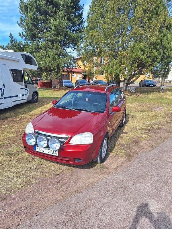 Röd Begagnad 2007 Chevrolet Nubira Kombi | 18 500 kr (Marknadspris) - Bild 1/2