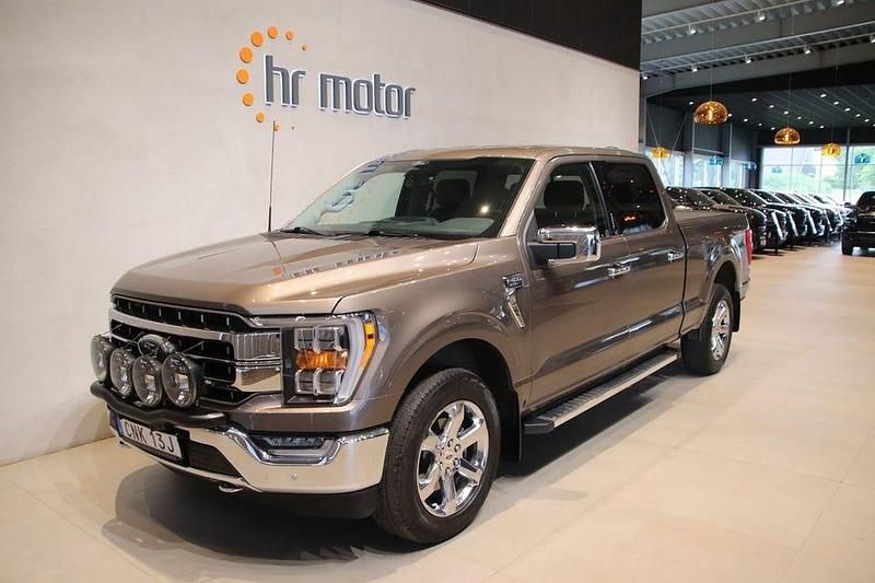Begagnad Ford F-150 Lariat 407 HK (299 kW) 2022 Sand metallic Pickup