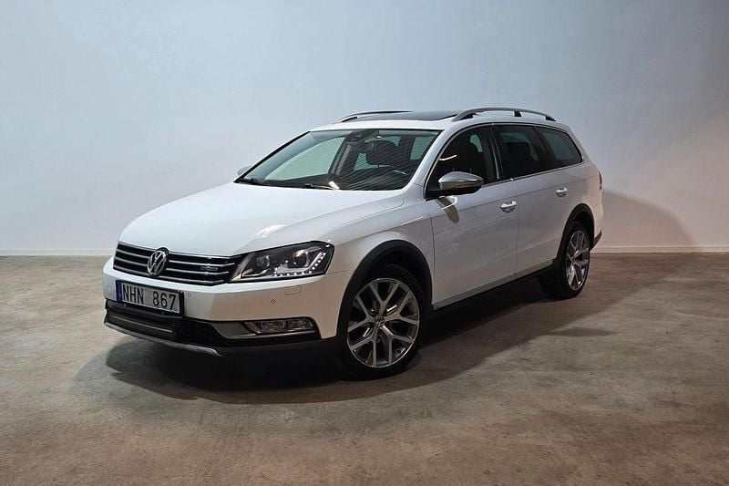 Vit Begagnad 2014 VW Passat Alltrack Kombi | 124 900 kr (Marknadspris) - Bild 1/3