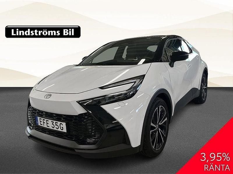 Vit Begagnad 2024 Toyota C-HR Executive SUV | 424 900 kr (Bra pris) - Bild 1/3