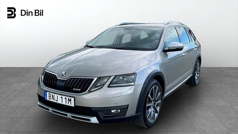 Ljusbrun Begagnad 2019 Skoda Octavia Kombi | 214 900 kr (Bra pris) - Bild 1/4