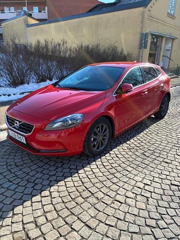 Begagnad Volvo V40 115 HK (84 kW) 2015