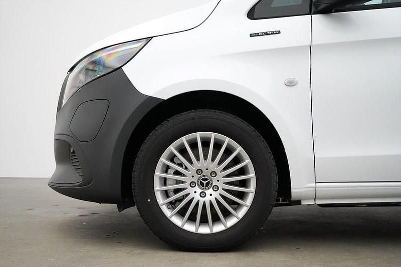 Begagnad Mercedes e-Vito 85 kW (116 HK) 2025 Vit Minibuss