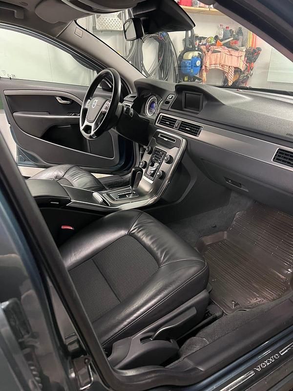 Begagnad Volvo V70 Momentum 163 HK (119 kW) 2012 Kombi