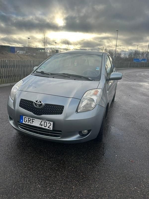 Begagnad 2007 Toyota Yaris Halvkombi | 43 000 kr (Marknadspris) - Bild 1/4