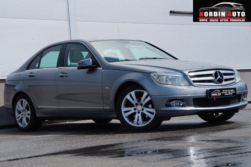 Silver Begagnad 2010 Mercedes C220 Avantgarde Sedan | 99 900 kr (Marknadspris) - Bild 1/4
