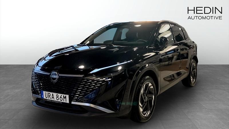 Svart Begagnad 2024 Nissan Qashqai N-Connecta SUV | 309 900 kr - Bild 1/4