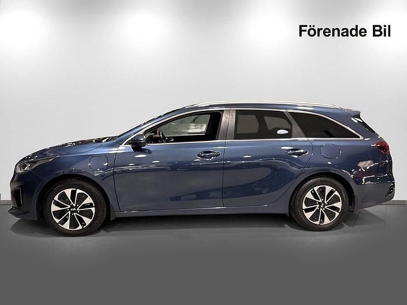 Begagnad Kia Ceed Sportswagon Advance 141 HK (103 kW) 2020 Cosmos blue Kombi