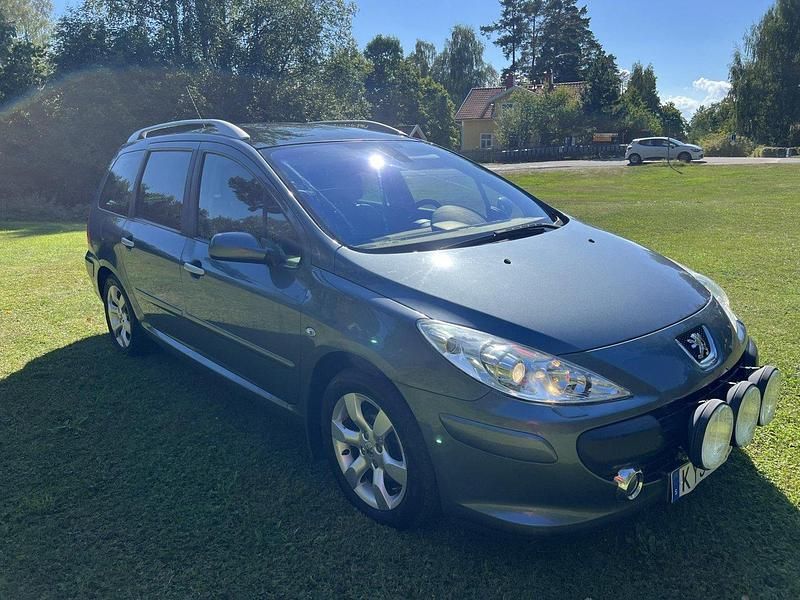 Grå Begagnad 2006 Peugeot 307 Kombi | 24 500 kr (Marknadspris) - Bild 1/4