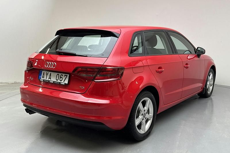 Begagnad Audi A3 150 HK (110 kW) 2014 Röd