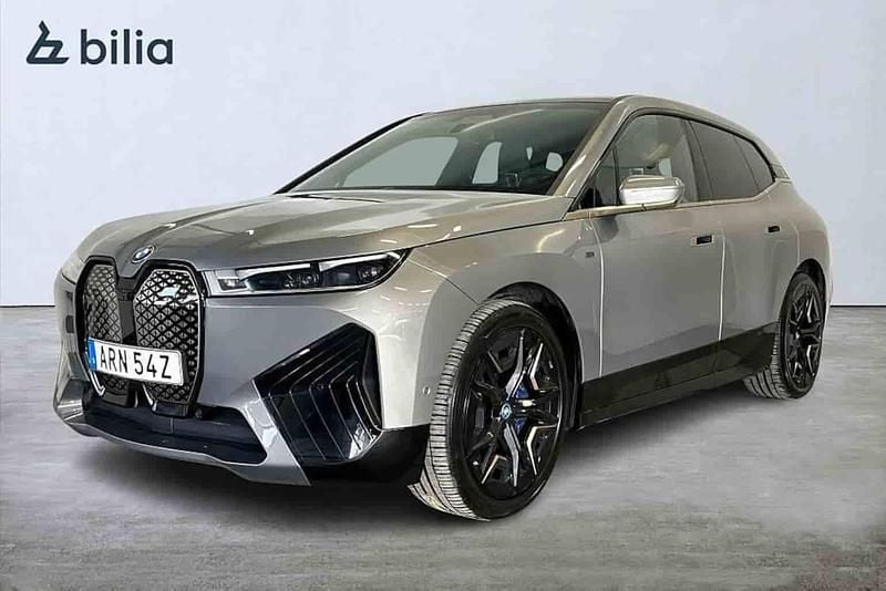 Begagnad BMW iX 455 kW (619 HK) 2023 Grå SUV