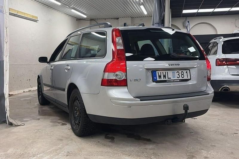 Begagnad Volvo V50 140 HK (102 kW) 2006 Grå Kombi