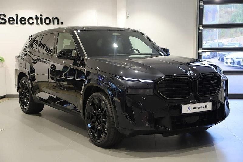 Svart Ny 2025 BMW XM Comfort Edition SUV | 1 395 000 kr - Bild 1/3