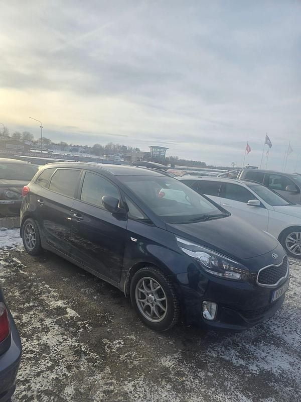 Begagnad Kia Carens 141 HK (103 kW) 2016 Minibuss