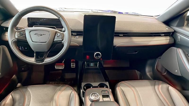 Begagnad Ford Mustang 351 HK (258 kW) 2021 Halvkombi