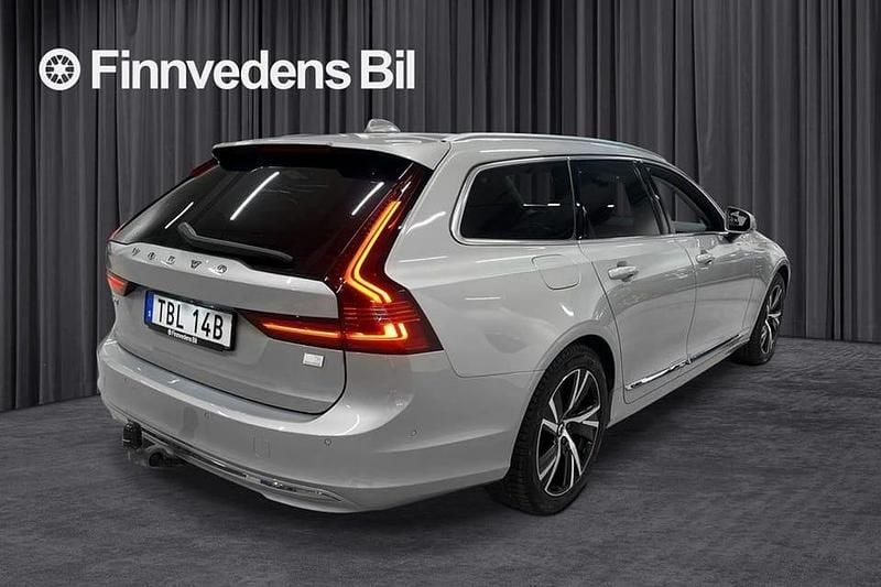 Begagnad Volvo V90 Core 355 HK (261 kW) 2024 Silver Kombi