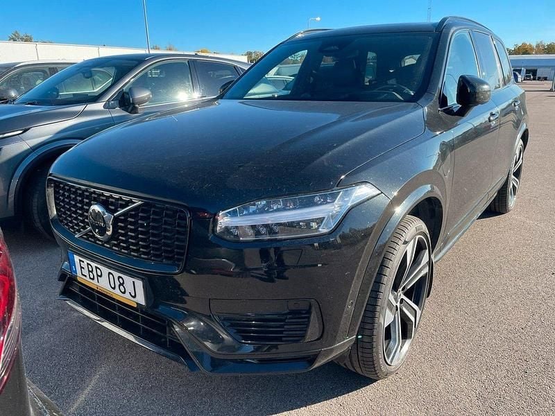 Svart (onyxsvart metallic) Begagnad 2024 Volvo XC90 SUV | 685 000 kr (Marknadspris) - Bild 1/2