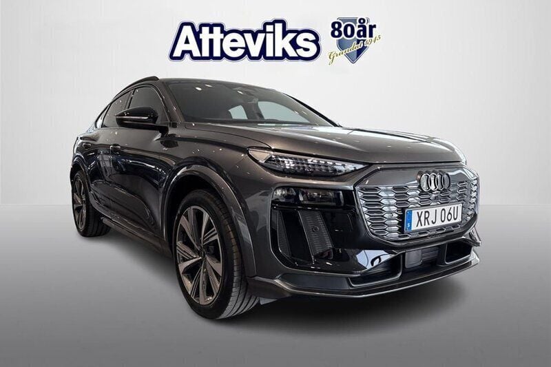 Grå Ny 2025 Audi Q6 Sportback e-tron S-Line SUV | 1 030 900 kr - Bild 1/4
