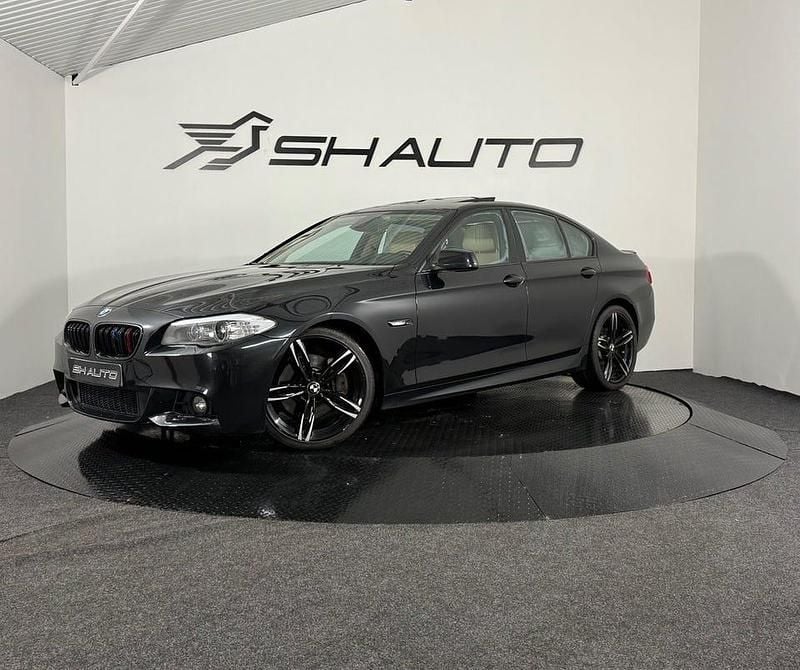 Svart Begagnad 2011 BMW 530 Performance | 184 900 kr - Bild 1/4