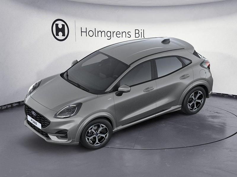 Grå Ny 2025 Ford Puma Gen-E ST-Line SUV | 316 400 kr (Marknadspris) - Bild 1/4