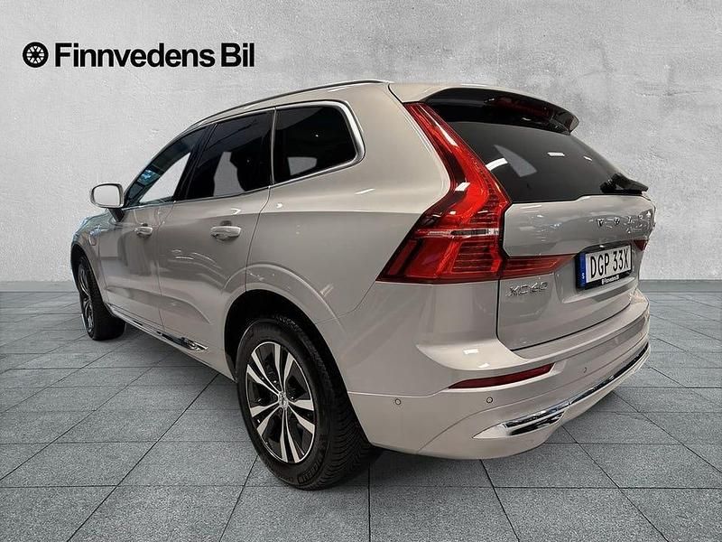 Begagnad Volvo XC60 Core 355 HK (261 kW) 2023 Silver SUV