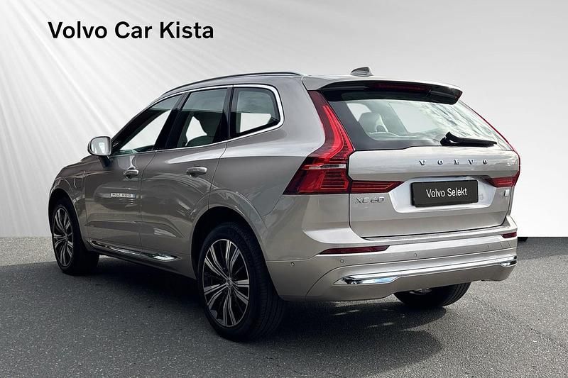 Begagnad Volvo XC60 Plus 462 HK (339 kW) 2023 Grå SUV
