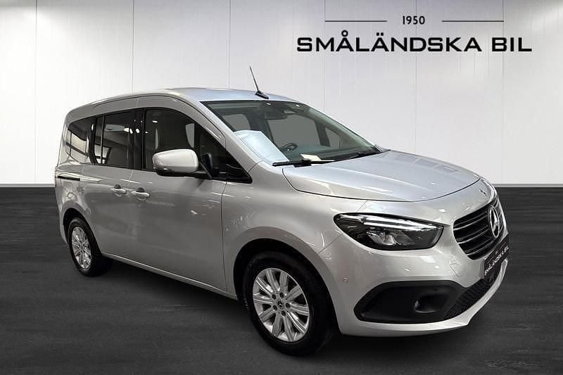 Begagnad Mercedes T180 Style 116 HK (85 kW) 2023 Silver Minibuss