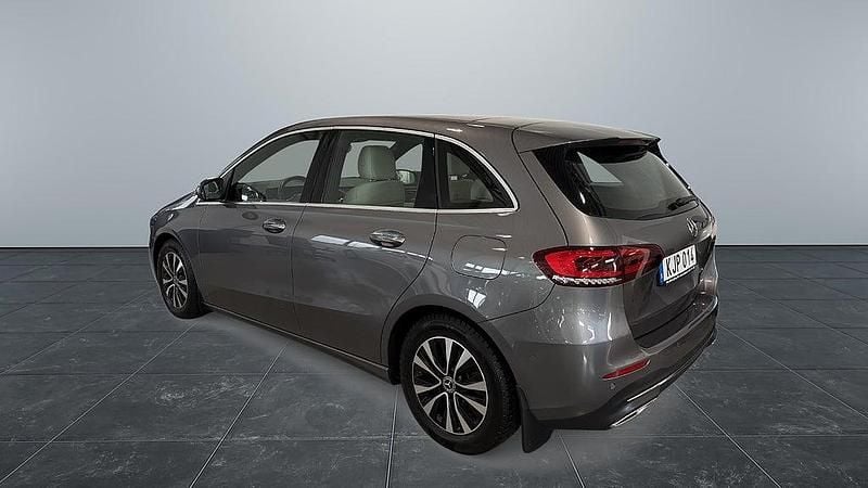Begagnad Mercedes B200 150 HK (110 kW) 2020 Mörkgrå Minibuss