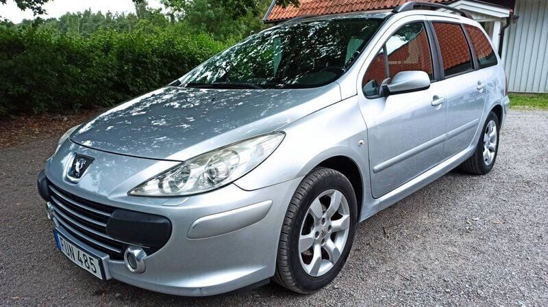 Ljusgrå Begagnad 2007 Peugeot 307 Kombi | 21 900 kr (Marknadspris) - Bild 1/4