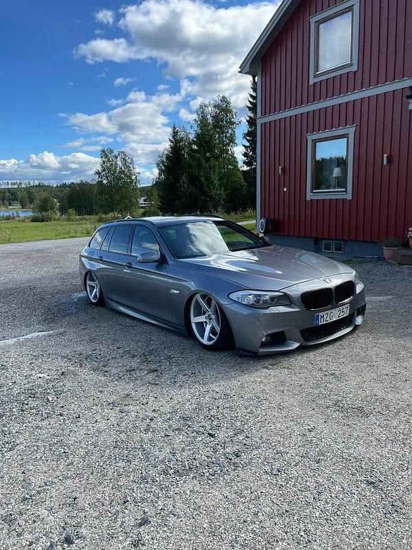 Begagnad 2013 BMW 525 M Sport Kombi | 125 000 kr (Bra pris) - Bild 1/4