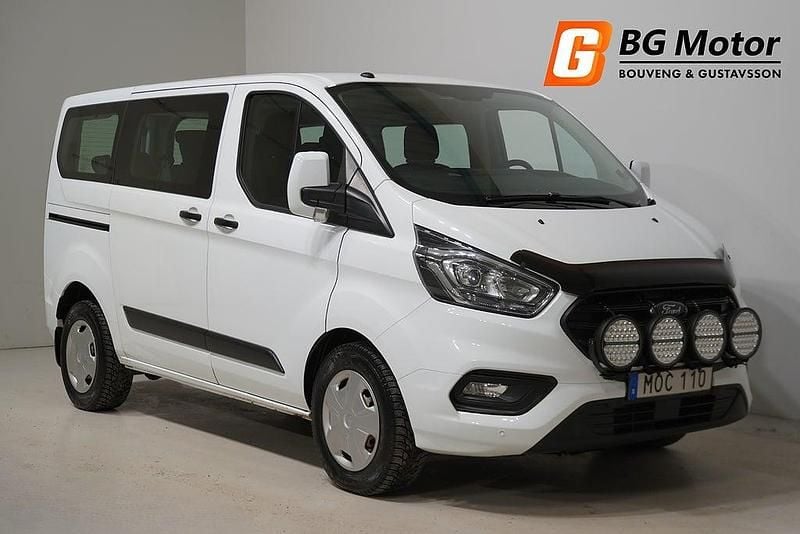 Vit Begagnad 2018 Ford Transit Custom Kombi | 219 800 kr (Marknadspris) - Bild 1/4