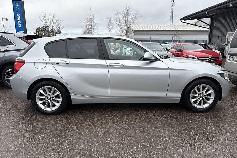 Begagnad BMW 120 Sport Line 184 HK (135 kW) 2013 Silver Halvkombi